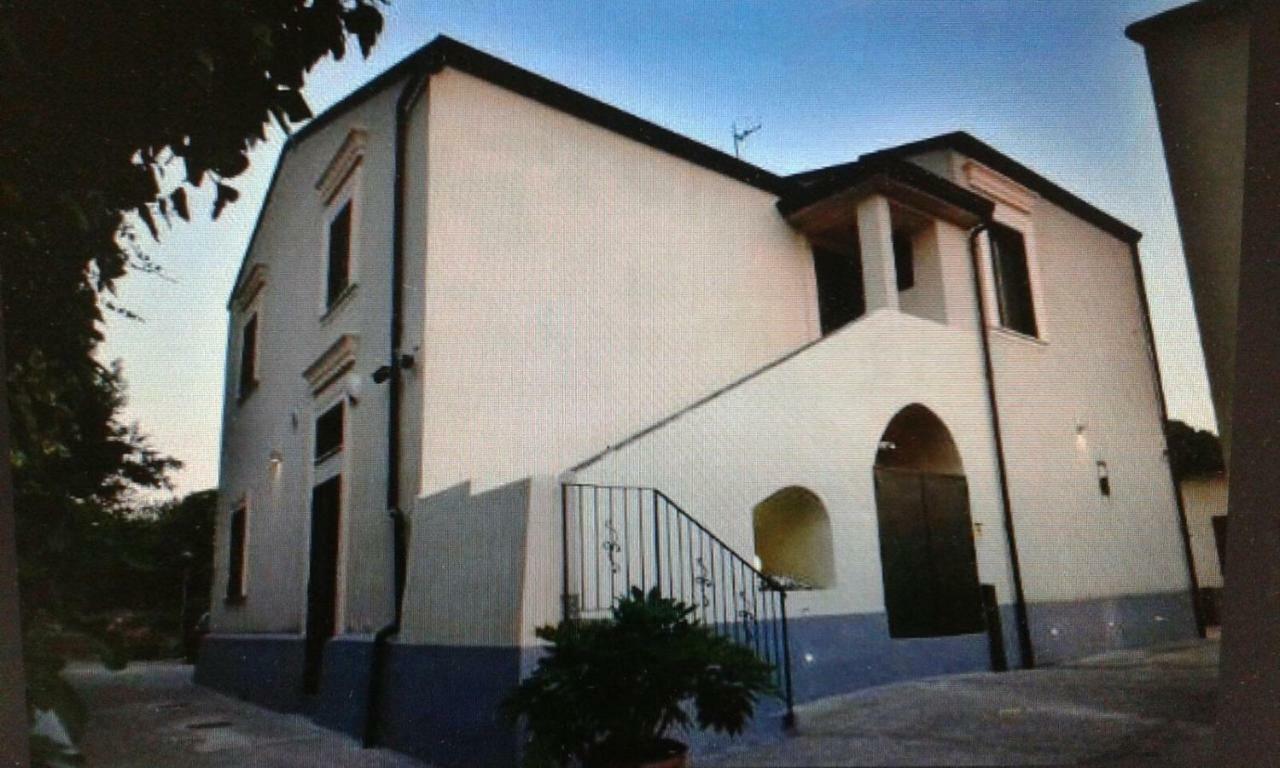Villa Vittoria Mini Hotel Salerno Luaran gambar