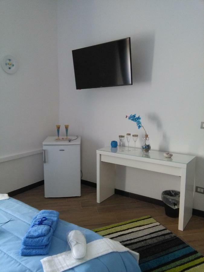 Villa Vittoria Mini Hotel Salerno Luaran gambar